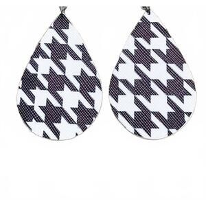 NEW WHITE LABEL women's houndstooth earrings in black